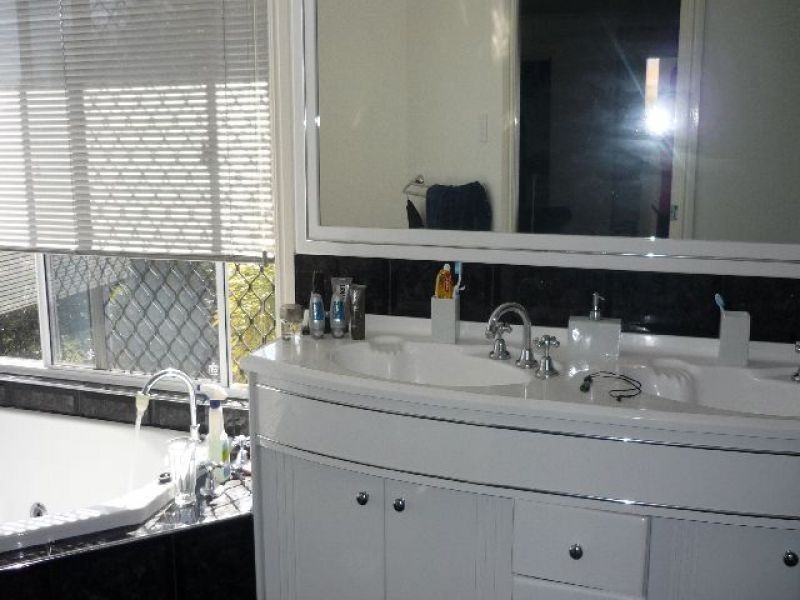 3 Trafalgar Close, Stretton QLD 4116