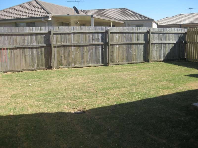 2/12 Auster Avenue, Bray Park QLD 4500