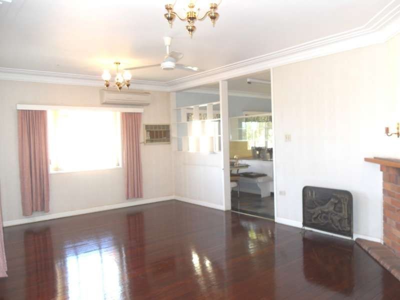 18 Braeside Terrace, Alderley QLD 4051