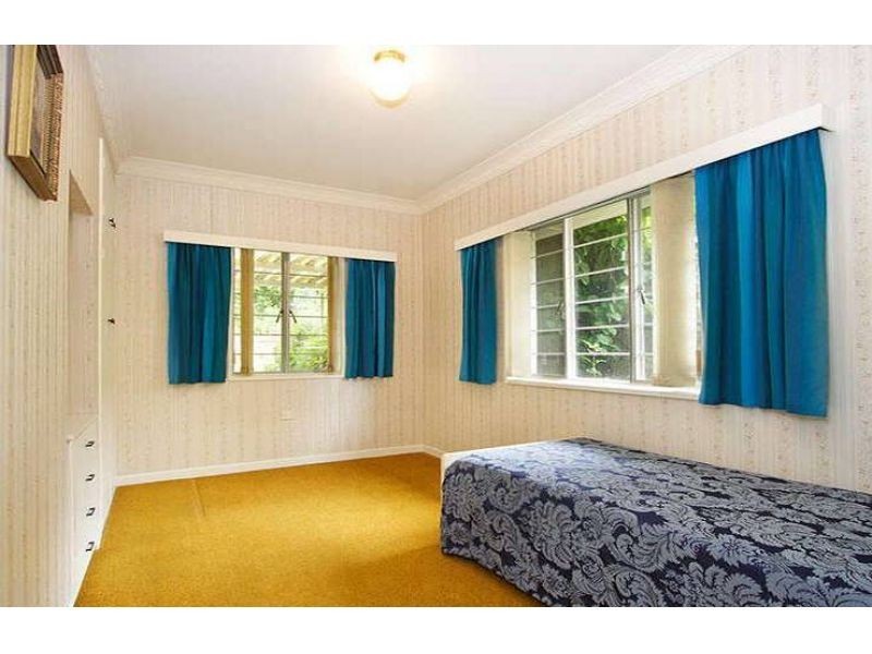 18 Braeside Terrace, Alderley QLD 4051