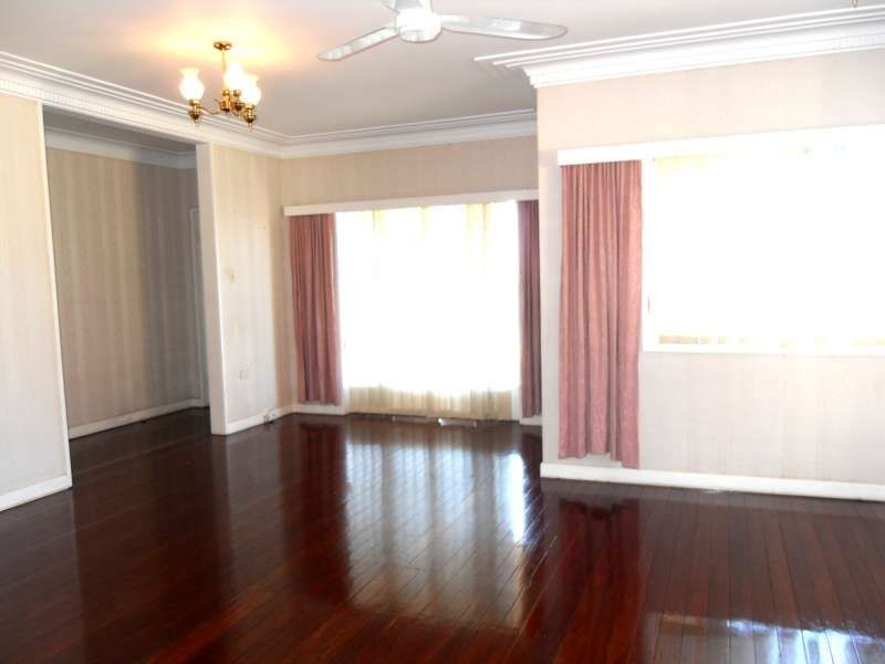 18 Braeside Terrace, Alderley QLD 4051