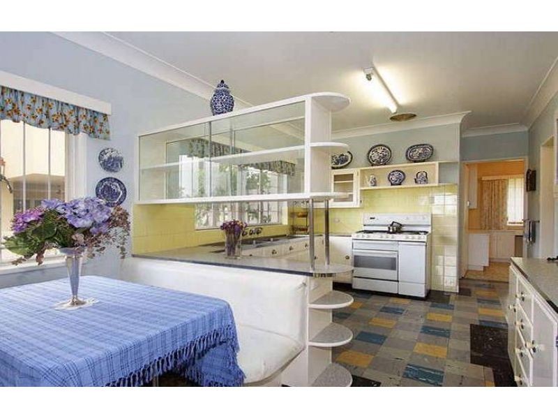 18 Braeside Terrace, Alderley QLD 4051