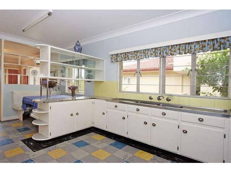 18 Braeside Terrace, Alderley QLD 4051