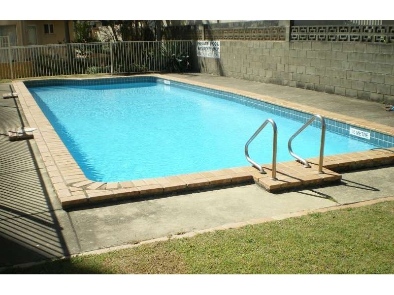 17/15 Pacific Street, Main Beach QLD 4217