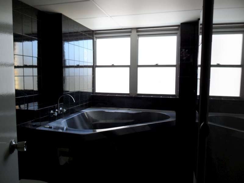 17/15 Pacific Street, Main Beach QLD 4217