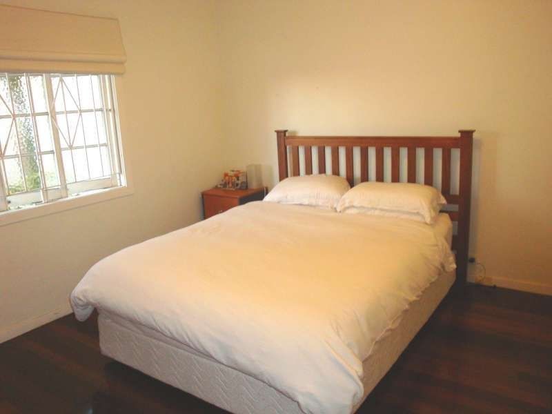 16 Edith Terrace, Red Hill QLD 4059