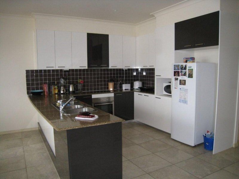 4/14 Minnie Street, Southport QLD 4215