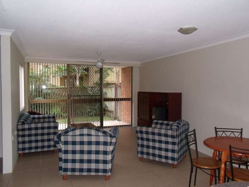 8/164 High Street, Southport QLD 4215
