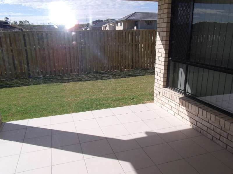 14 Faraday Crescent, Pacific Pines QLD 4211