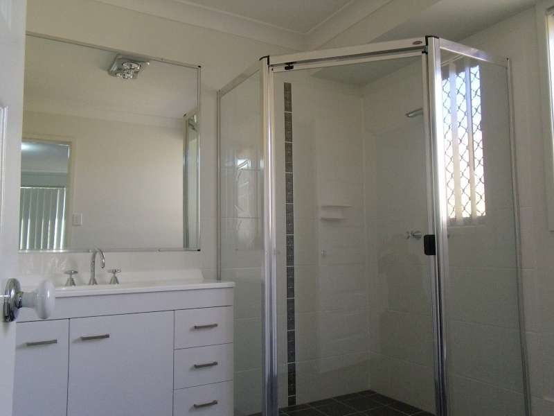 14 Faraday Crescent, Pacific Pines QLD 4211