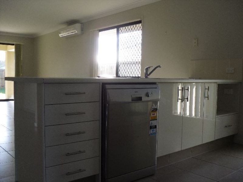 14 Wyndham Circuit, Holmview QLD 4207