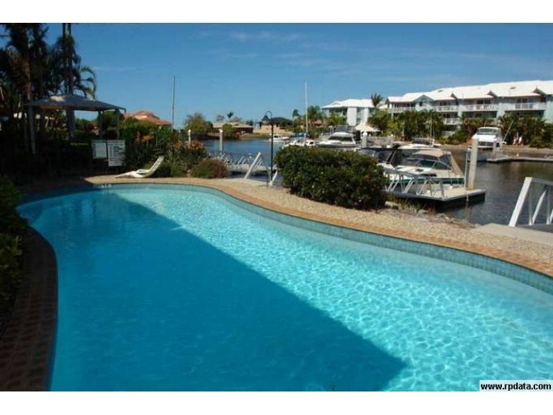 8/18 Jennifer Avenue, Runaway Bay QLD 4216