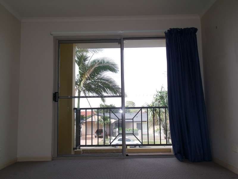 8/18 Jennifer Avenue, Runaway Bay QLD 4216