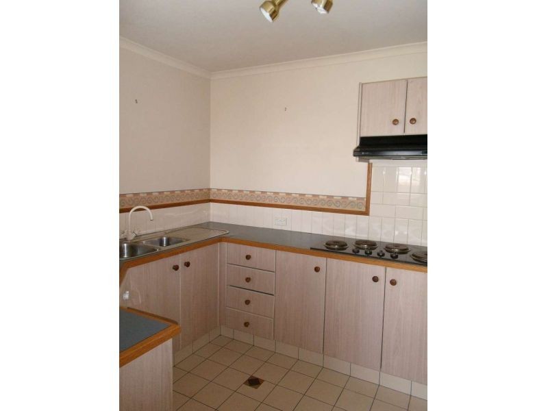 8/18 Jennifer Avenue, Runaway Bay QLD 4216