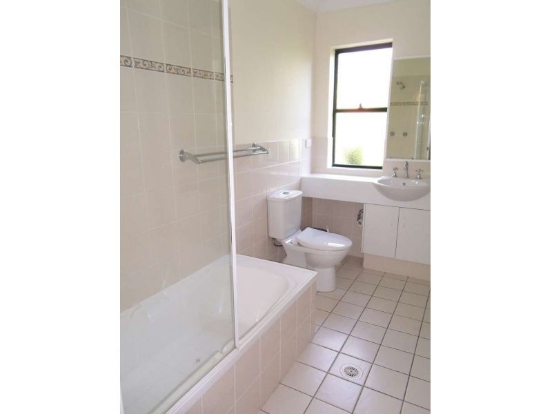 11/4 Acacia Avenue, Surfers Paradise QLD 4217