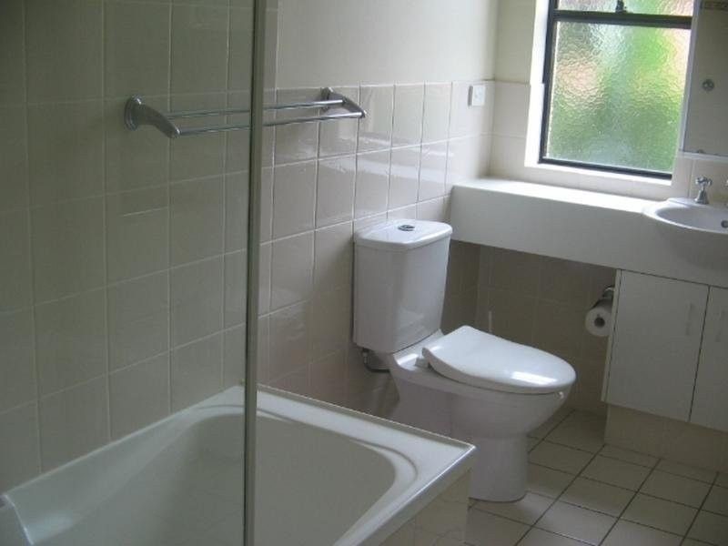 11/4 Acacia Avenue, Surfers Paradise QLD 4217