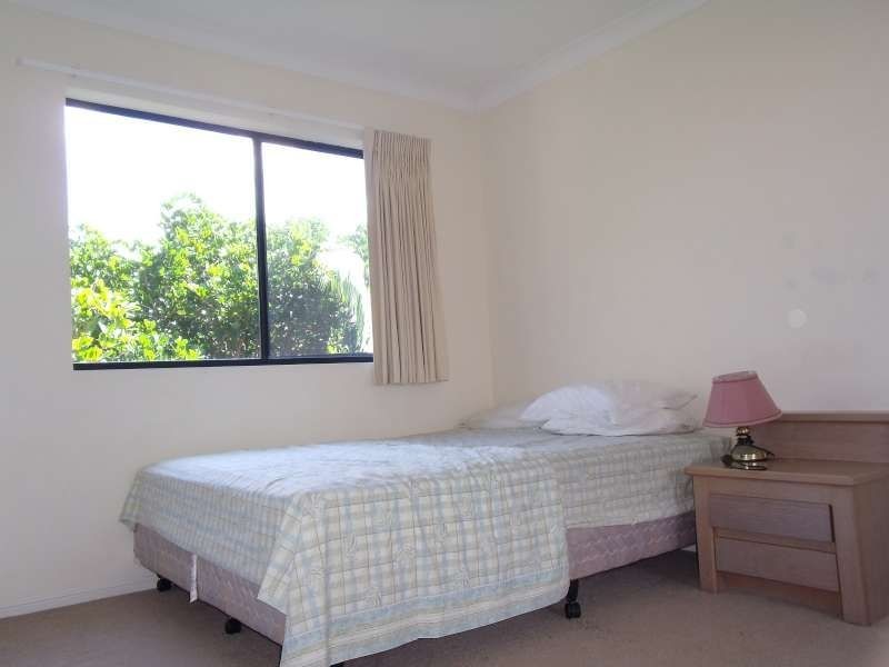 11/4 Acacia Avenue, Surfers Paradise QLD 4217