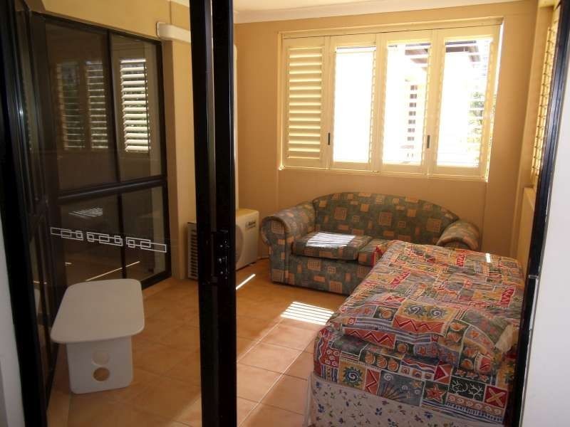 11/4 Acacia Avenue, Surfers Paradise QLD 4217