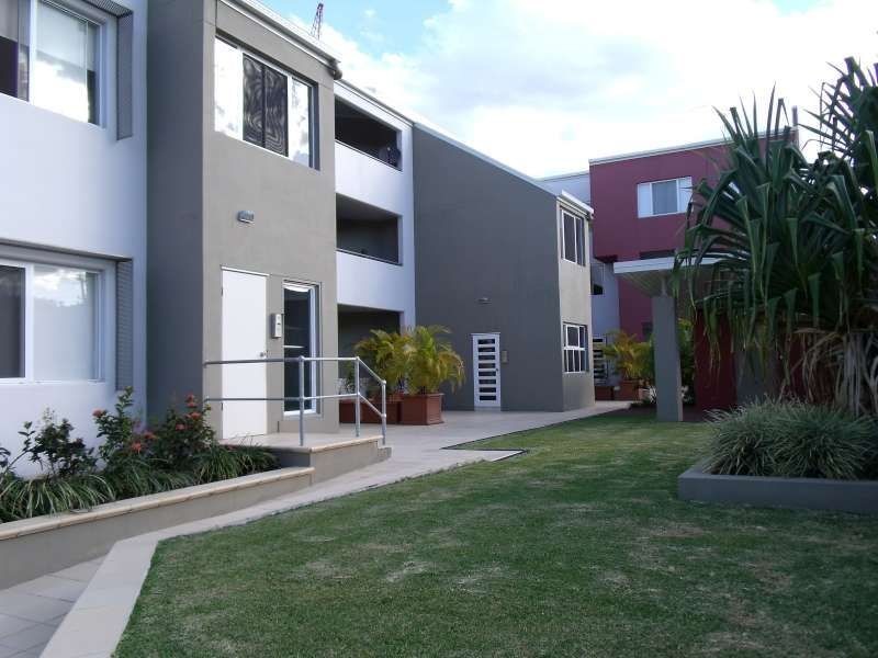 25/6-10 Rose Street, Southport QLD 4215
