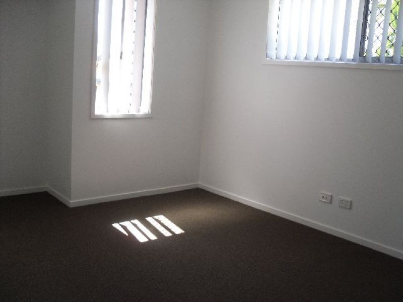 2/45 Burlington Street, Holland Park QLD 4121