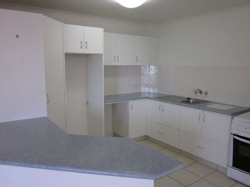 10, 25 Imperial Parade, Labrador QLD 4215