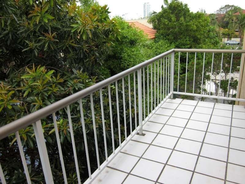 10, 25 Imperial Parade, Labrador QLD 4215