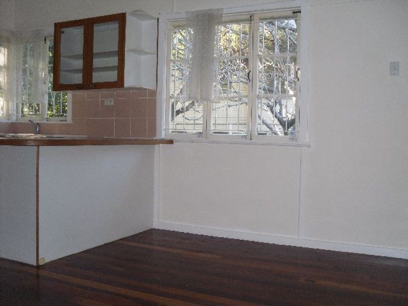 10 Diamond Street, Holland Park QLD 4121