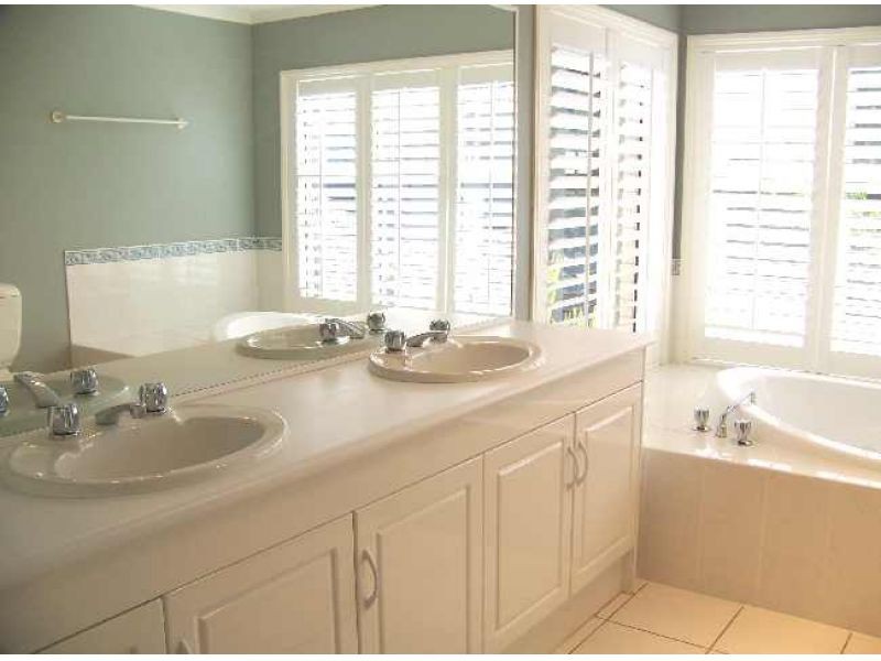 10 Brent Street, Newmarket QLD 4051