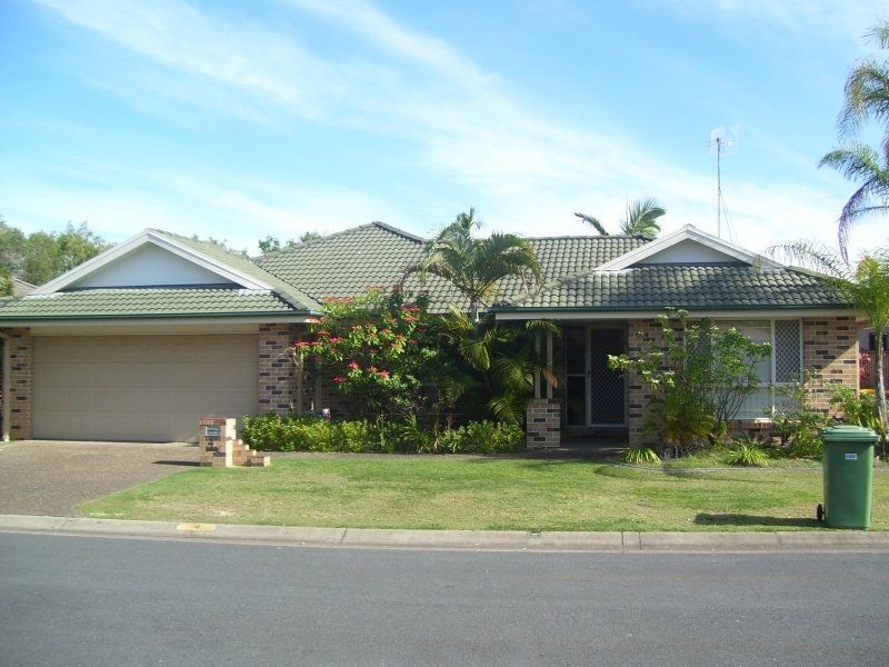 4 Thornleigh Crescent, Varsity Lakes QLD 4227