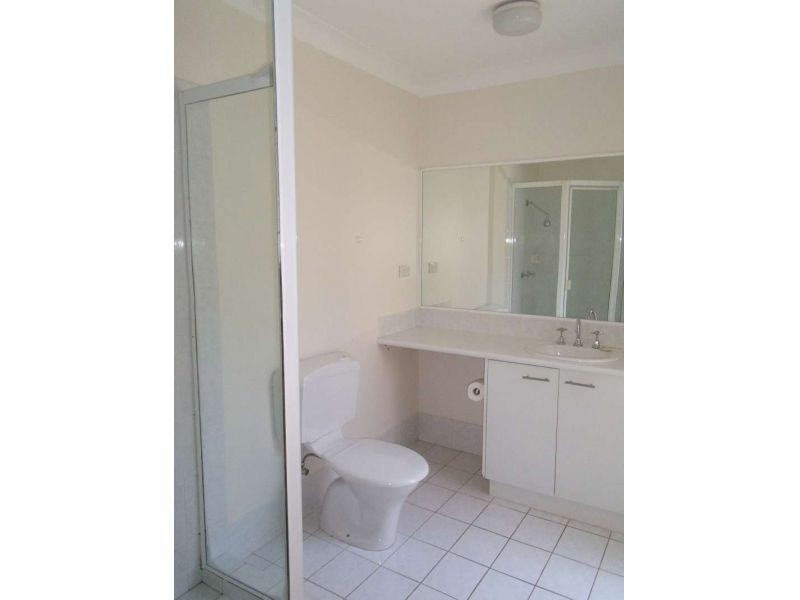 4 Thornleigh Crescent, Varsity Lakes QLD 4227