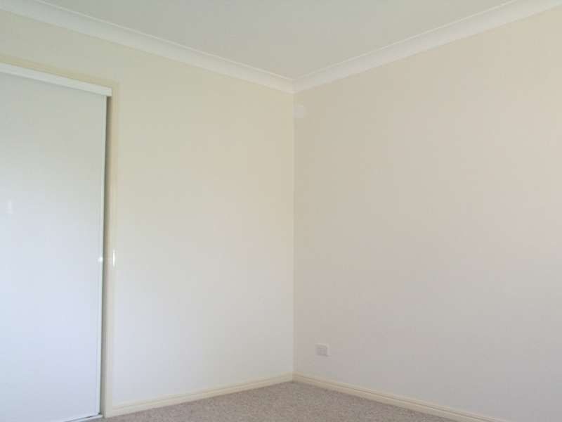 4 Thornleigh Crescent, Varsity Lakes QLD 4227