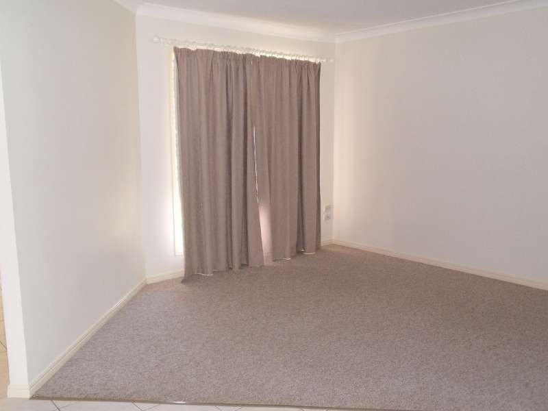 4 Thornleigh Crescent, Varsity Lakes QLD 4227