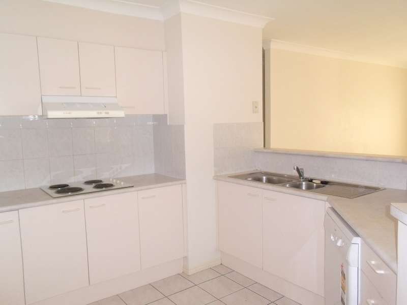 4 Thornleigh Crescent, Varsity Lakes QLD 4227