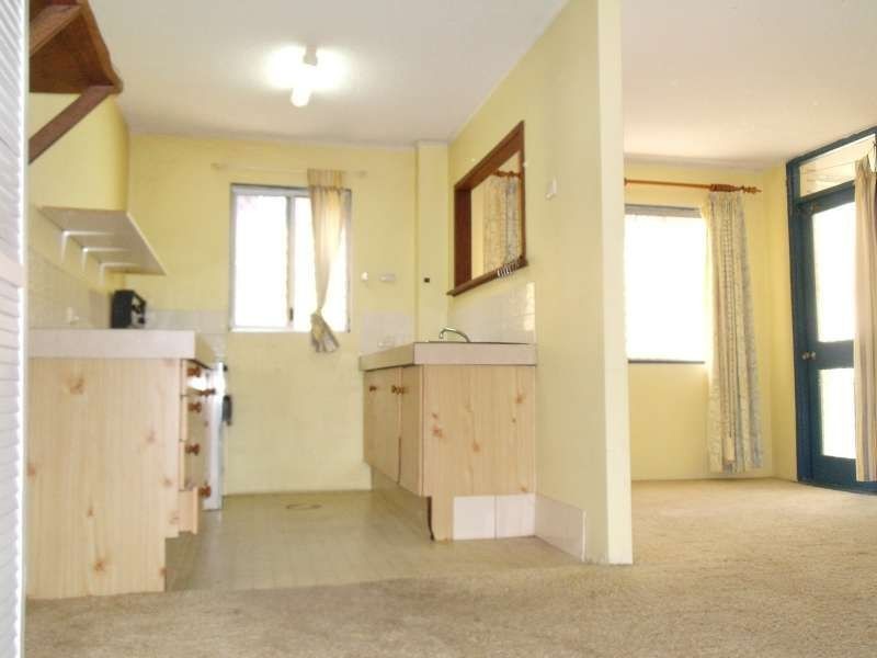 3, 26 Labrador Street, Labrador QLD 4215