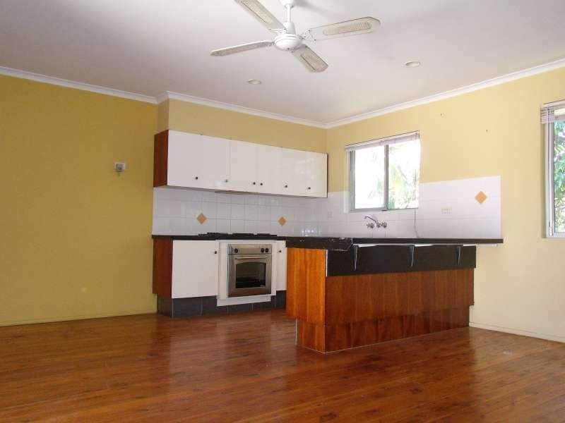 2/119 Johnston Street, Southport QLD 4215