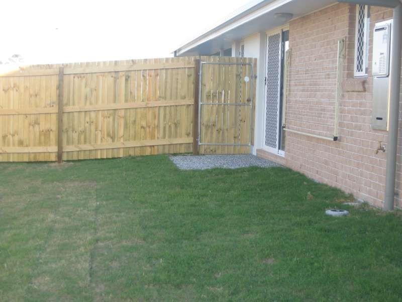 2/21 Michael David Drive, Warner QLD 4500