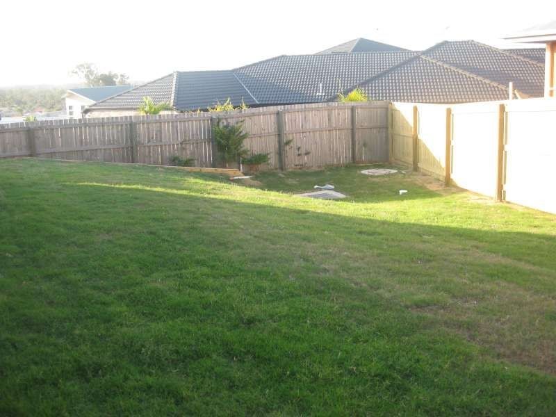 2/21 Michael David Drive, Warner QLD 4500