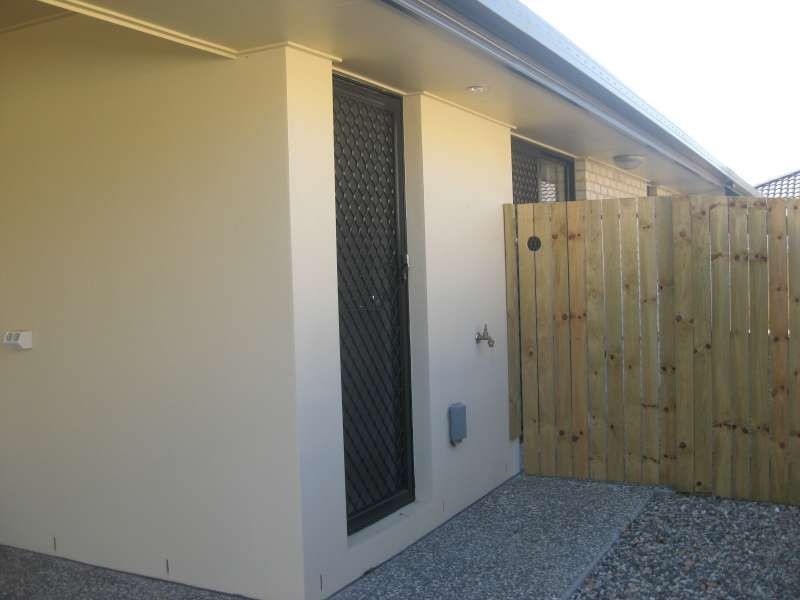 2, 4 Gillam Crescent, Bray Park QLD 4500