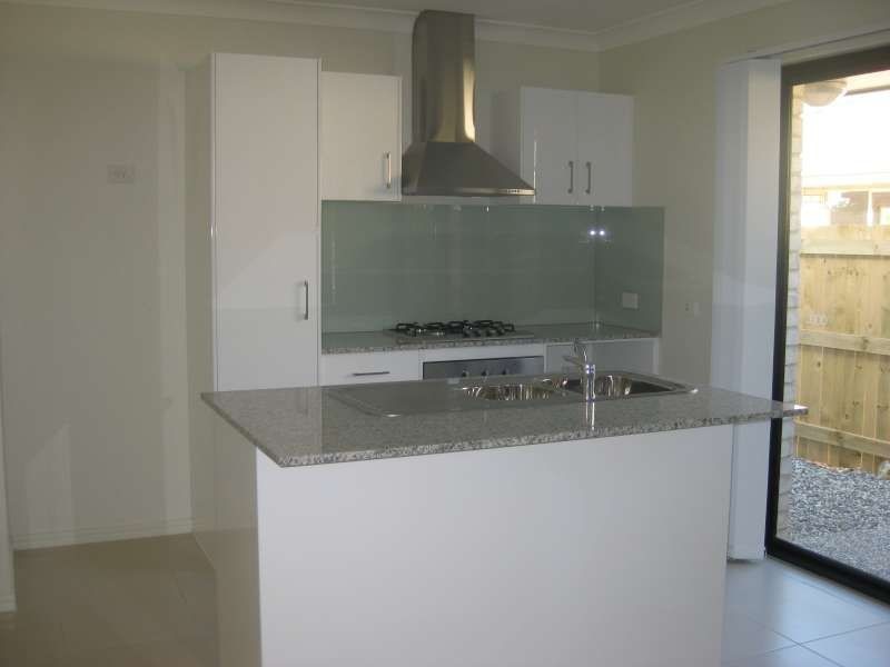 2, 4 Gillam Crescent, Bray Park QLD 4500
