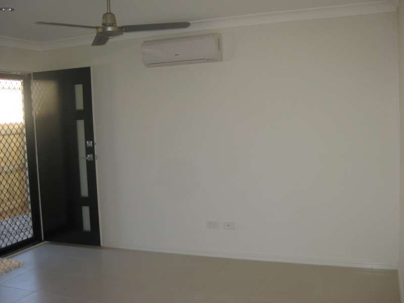 2, 4 Gillam Crescent, Bray Park QLD 4500