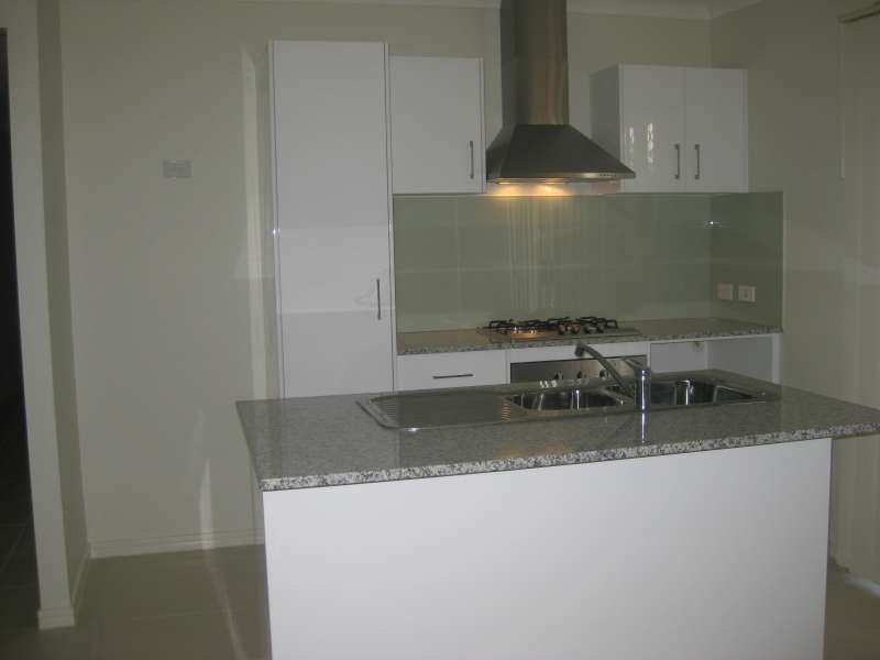 2/16 Homeland Crescent, Warner QLD 4500