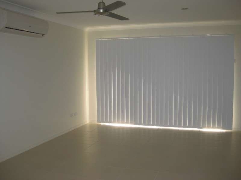 1/21 Michael David Drive, Warner QLD 4500