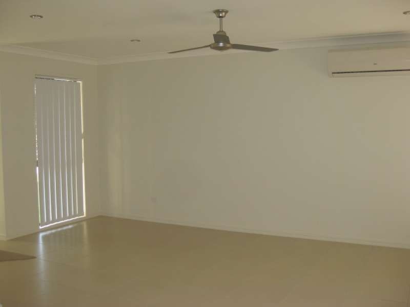 1/4 Gillam Crescent, Bray Park QLD 4500