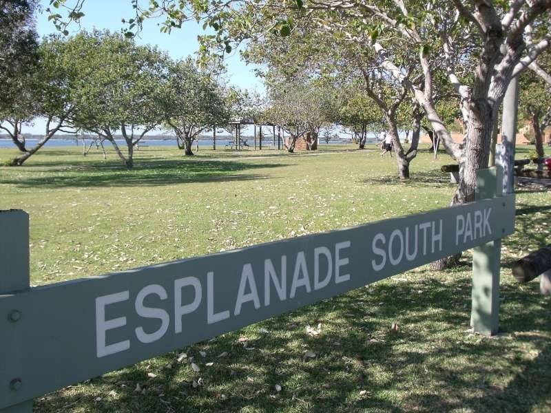 1/14 Errol Avenue, Paradise Point QLD 4216