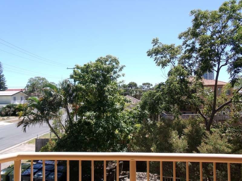 1/35 Huth Street, Labrador QLD 4215