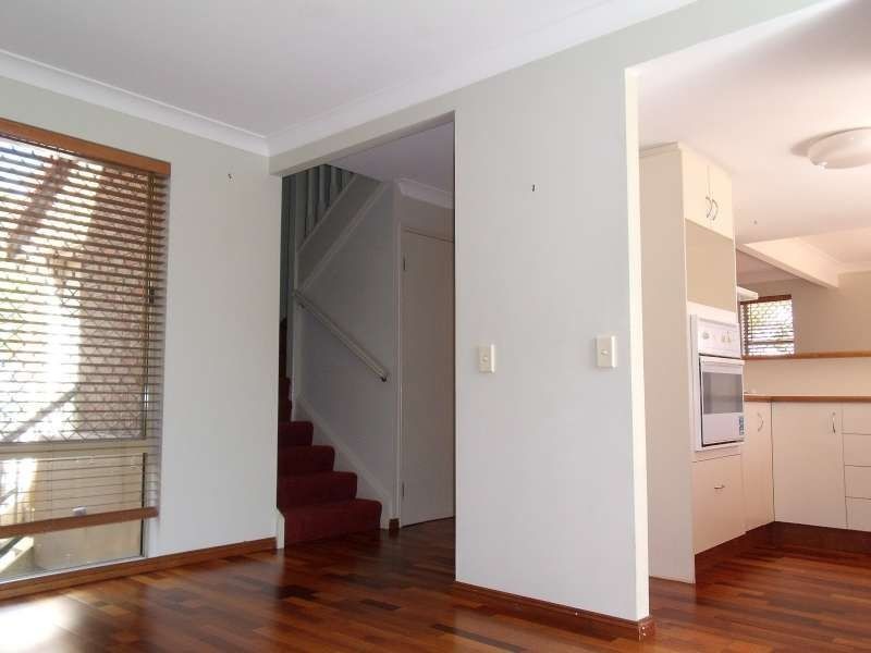 1/35 Huth Street, Labrador QLD 4215