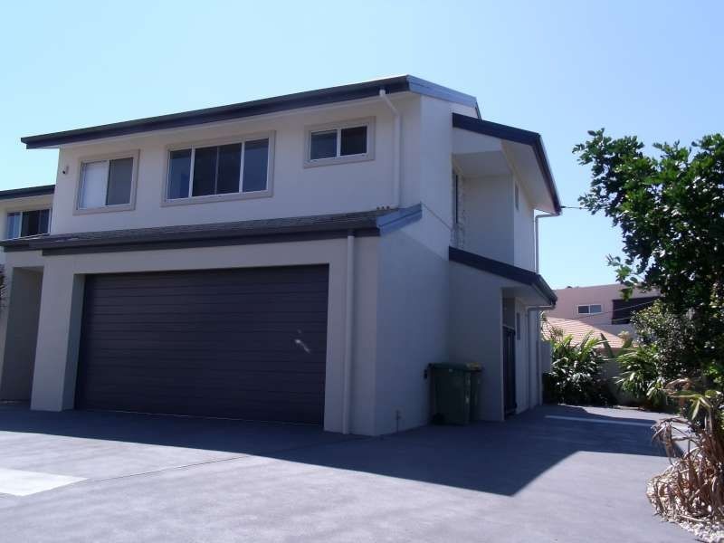 1/35 Runaway Bay Avenue, Runaway Bay QLD 4216