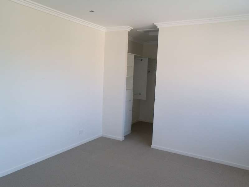 1/35 Runaway Bay Avenue, Runaway Bay QLD 4216