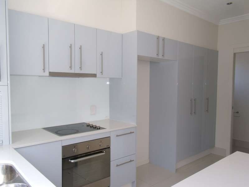 1/35 Runaway Bay Avenue, Runaway Bay QLD 4216