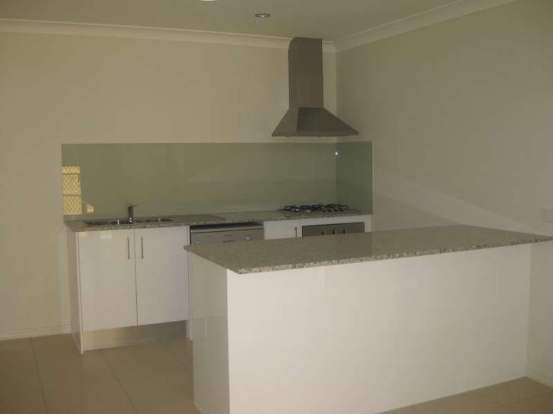 2/19 Adam Court, Kallangur QLD 4503